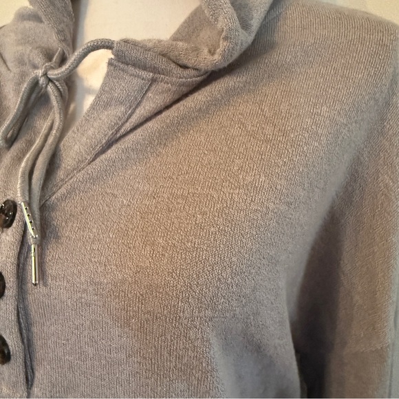 NWOT Quarter Buttoned Cropped Hoodie - Picture 3 of 11